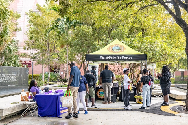 Get to know your fellow Gladeview neighbors at the Beloved Community Public Market & Resource Fair.