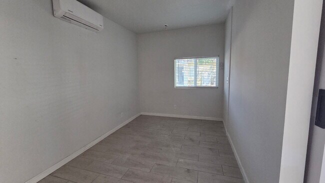 44655 Fig Ave unit Front Unit, Lancaster, CA 93534 - photo 7