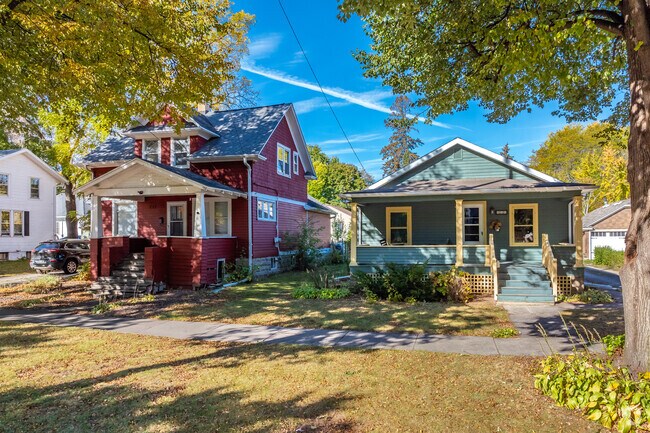 Charming homes in all sizes are found in the Astor East River neighborhood.