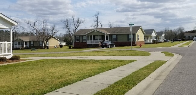 Pecan Grove Apartments, Waynesboro, GA 30830 - photo 6