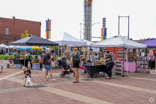 New Hampton residents enjoy easy access to local events, including Waterloo’s Formed and Made Market, where handmade creations come to life.