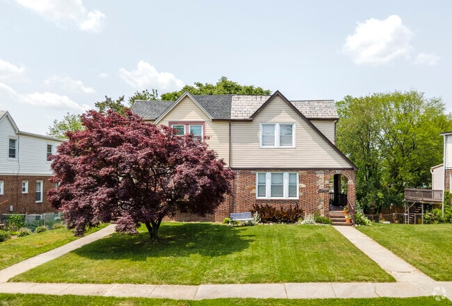 Duplexes are a great option for those looking for a smaller home in Arcadia.