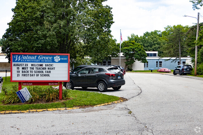 Walnut Grove Elementary School sign in Florissant.