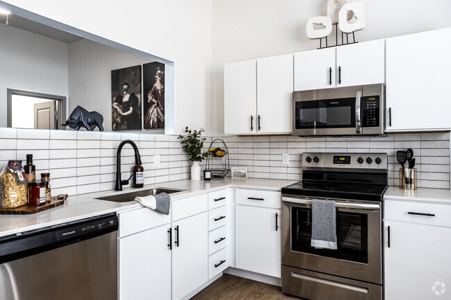 Converge KC Uptown, Kansas City, MO 64111 - photo 4