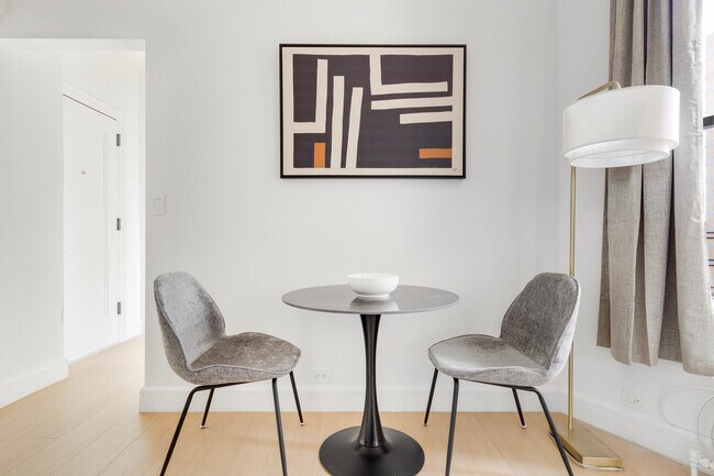 244 W 72nd St unit FL4-ID2206, New York, NY 10023 - photo 6