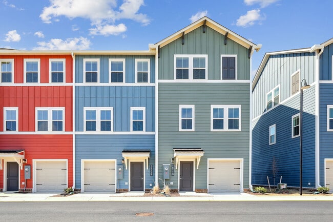 Hamlet Watkins Centre - Homes & Townhomes for Rent, Midlothian, VA 23114 - photo 7