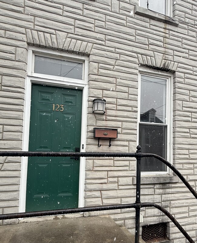 123 Old Dorwart St, Lancaster, PA 17603