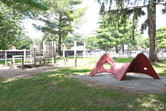 Willow Creek Apartments, Westland, MI 48185 - photo 6