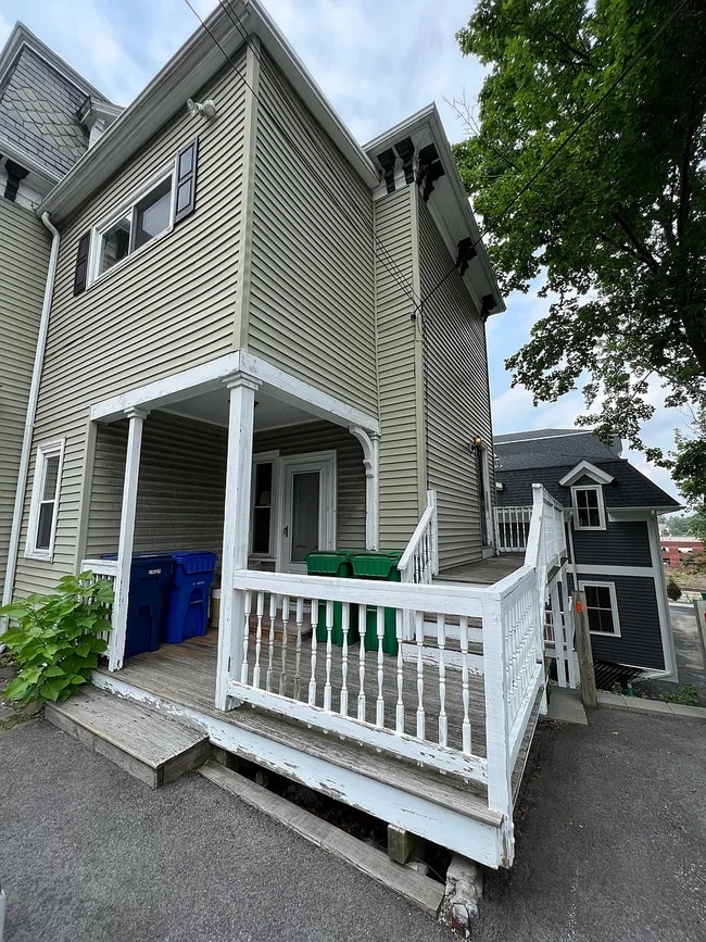 76 Chestnut St, Boston, MA 02108