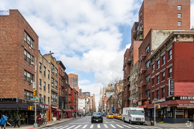 Restaurants line Lexington Avenue