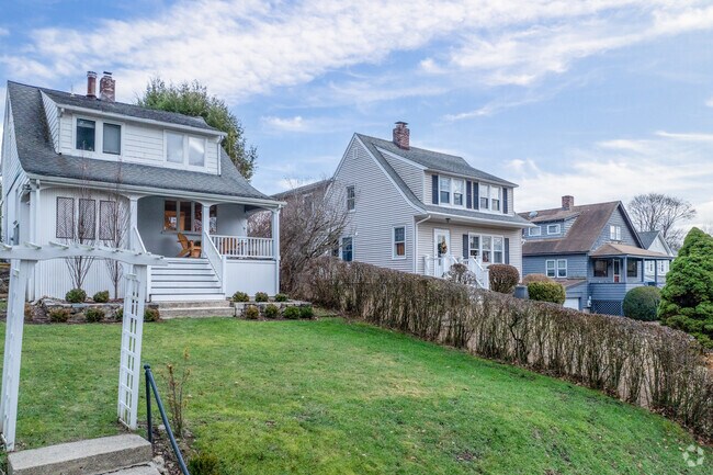 Greens Farms homes benefit from New England influences.