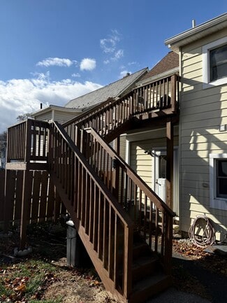 29 Sussex St, Newton, NJ 07860