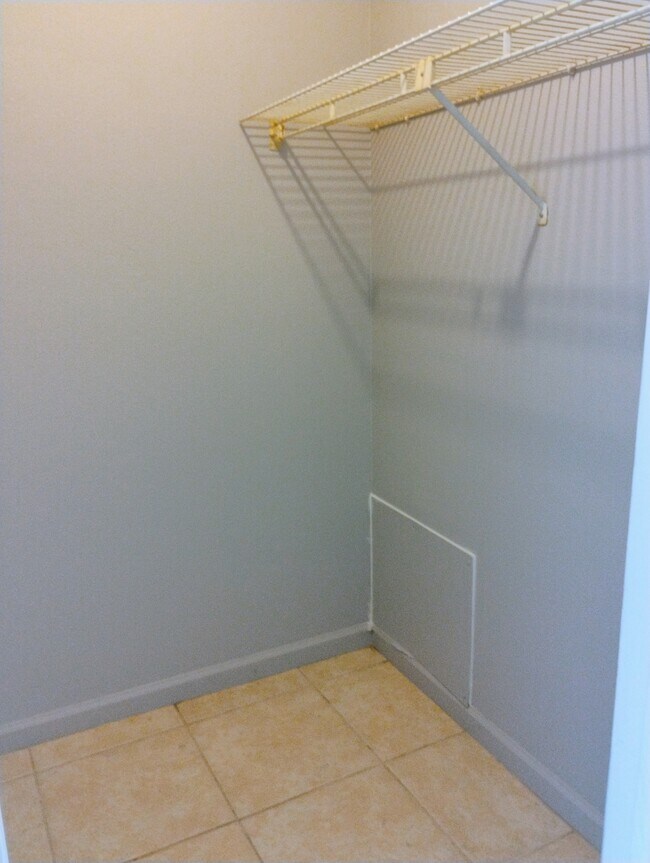 1045 Manson Dr unit D, Baton Rouge, LA 70816 - photo 6