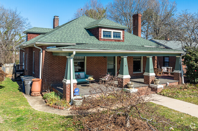 Well-cared-for bungalow stands in Sunnyside.