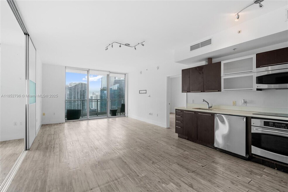 The Ivy Condominium unit 4203, Miami, FL 33130 - photo 1
