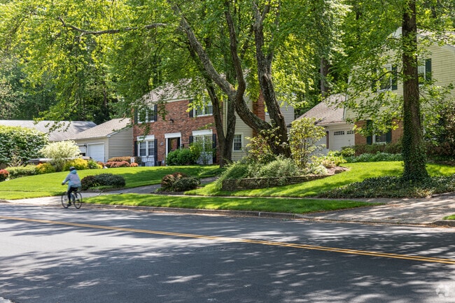 Along the Crofton Parkway there is plenty of space for outdoor activities.