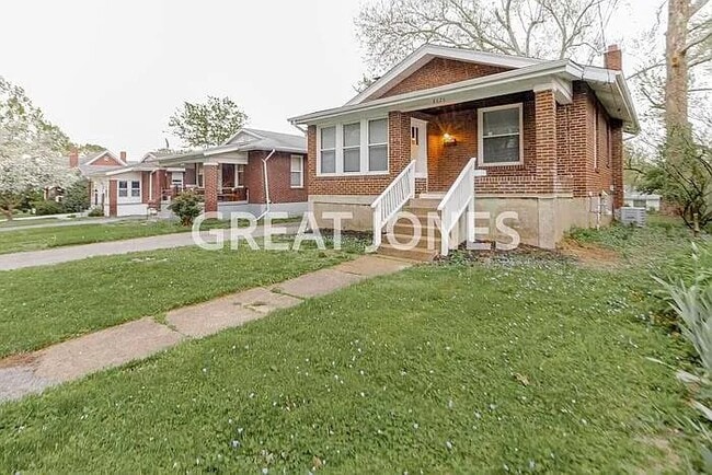 8626 Argyle Ave, Saint Louis, MO 63114 - photo 3