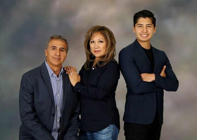Agent Photo