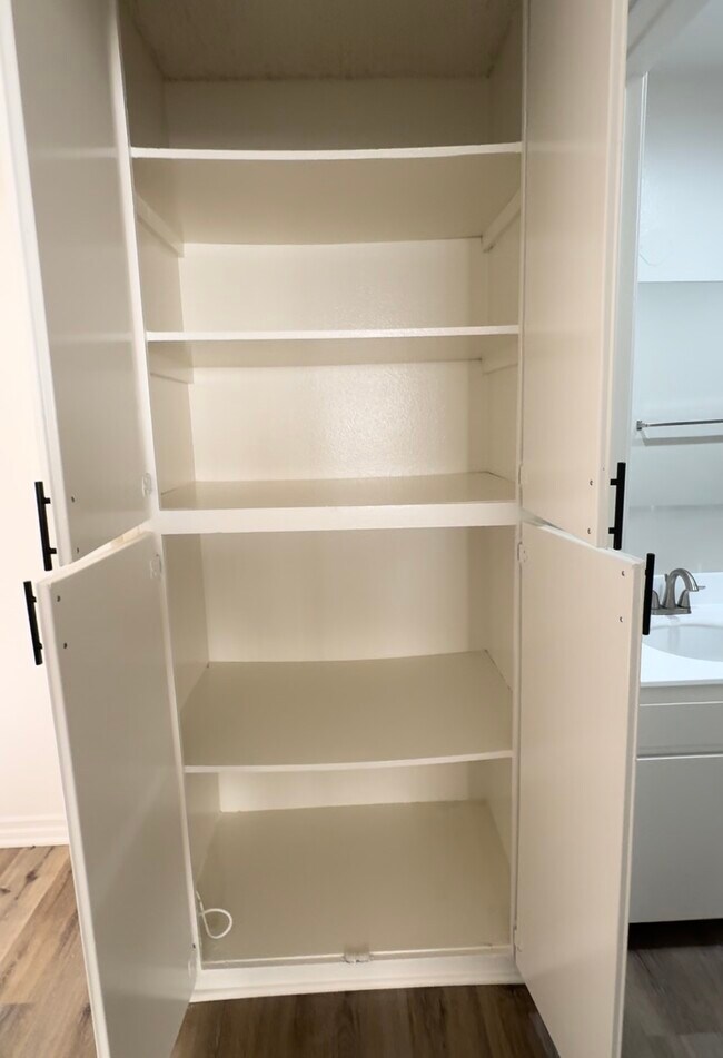 2 bedroom unit linen closet