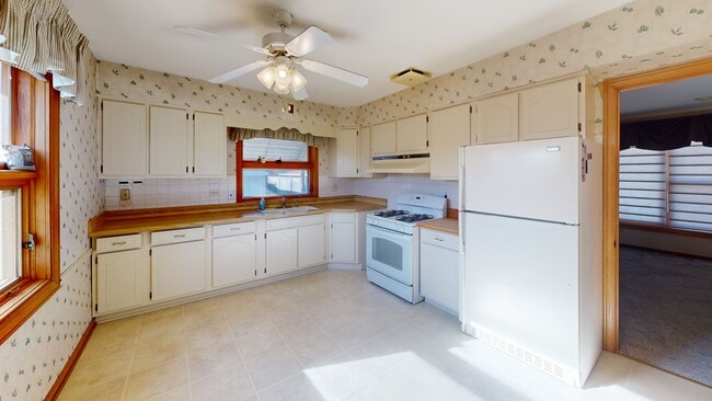 8229 W Giddings St, Norridge, IL 60706 - photo 3