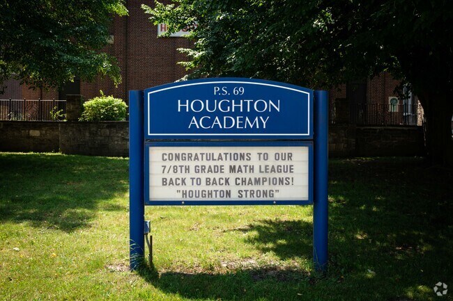 The student-teacher ratio at Houghton Academy in Buffalo is 1 to 13.