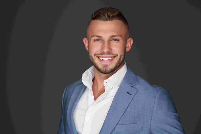 Agent Photo