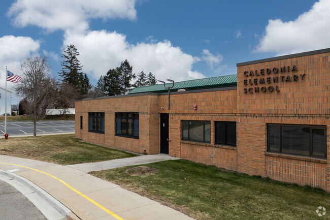 Calednoia Elementary School, Entrance.