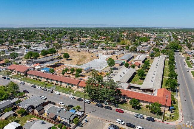 Karl F Clemens Elementary has dozens of effective and excellent teachers and staff.