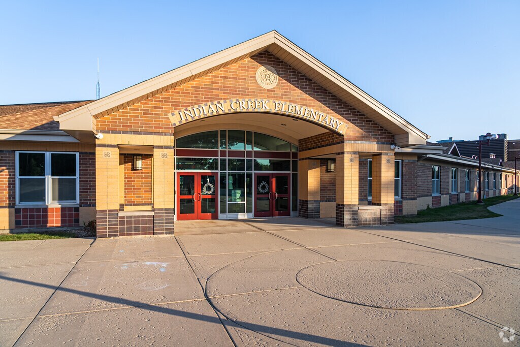 Indian Creek Elementary School has 251 students and a student-teacher ratio of 10 to 1.