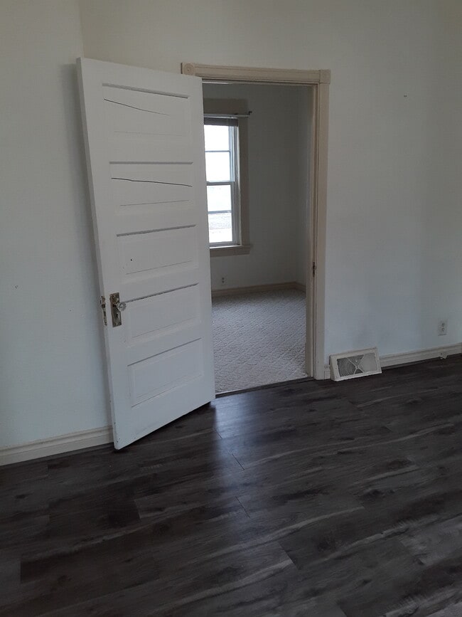 802 Cherry St, Grand Forks, ND 58201 - photo 6