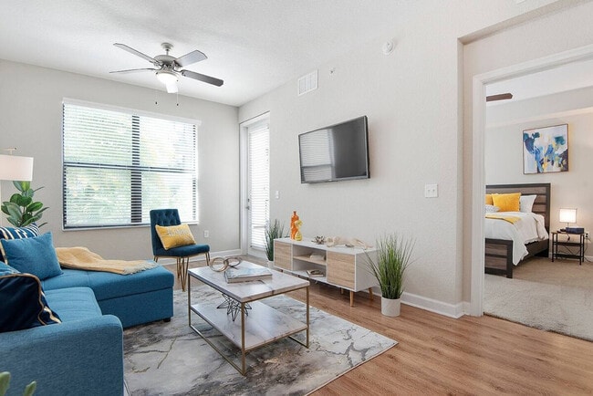 4504 W Spruce St unit ID1051229P, Tampa, FL 33607 - photo 5