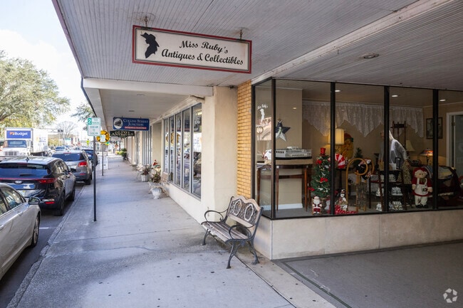 The historic charm Plant City is seen throughout downtown.