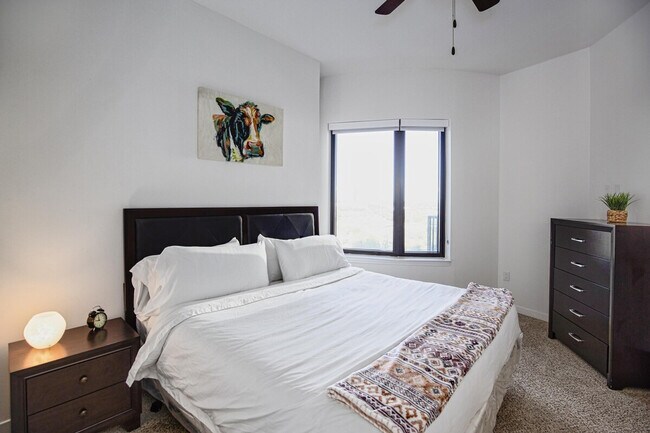 6803 Staffordshire Crescent unit ID1359156P, Houston, TX 77030 - photo 7