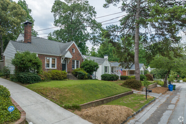 Single story homes in Peachtree Hills are in abundance.