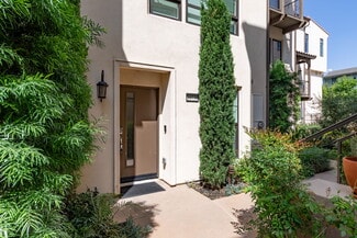 10736 Bloomfield St, North Hollywood, CA 91602