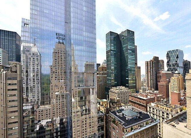 Metropolitan Tower unit ID408761P, New York, NY 10019 - photo 4