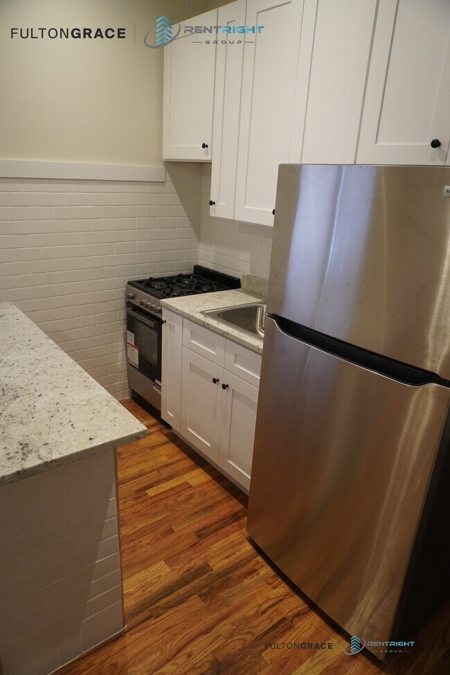 2063 W Lawrence Ave unit 206, Chicago, IL 60625 - photo 3