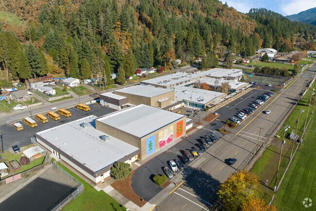 Oakridge OJSHS serves students from 7th-12th grades in Oakridge, OR.