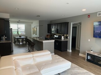 1230 Diamond Ct Unit E, Royal Oak, MI 48067