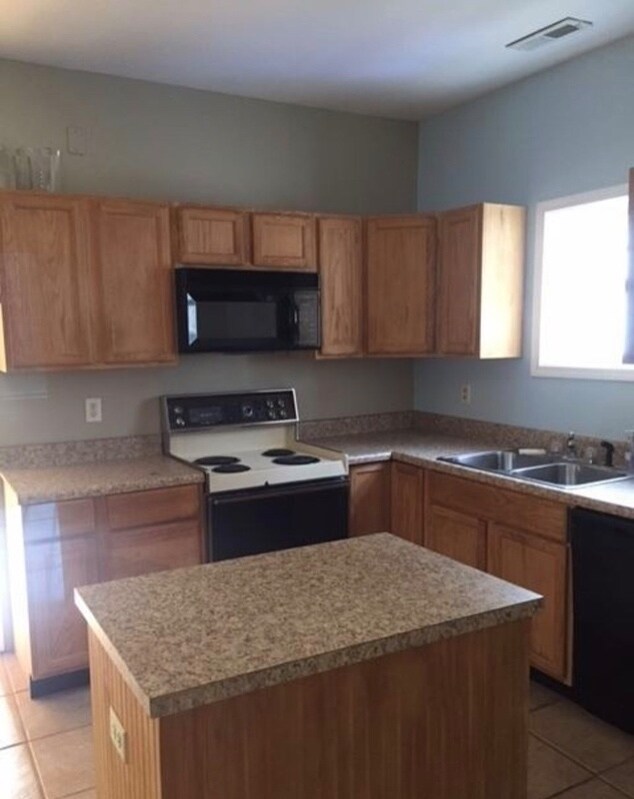 394 Race St, Charleston, SC 29403 - photo 3