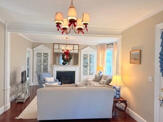 9 Winthrop St, Danvers, MA 01923