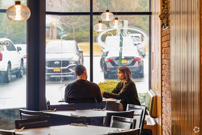 Enjoy a delicious dinner at Al Di La Pizzeria & Bistro located in Wesley Hills, NY.