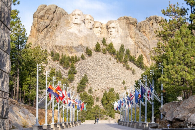 Locals and tourist can always observe Mount Rushmore as an activity.