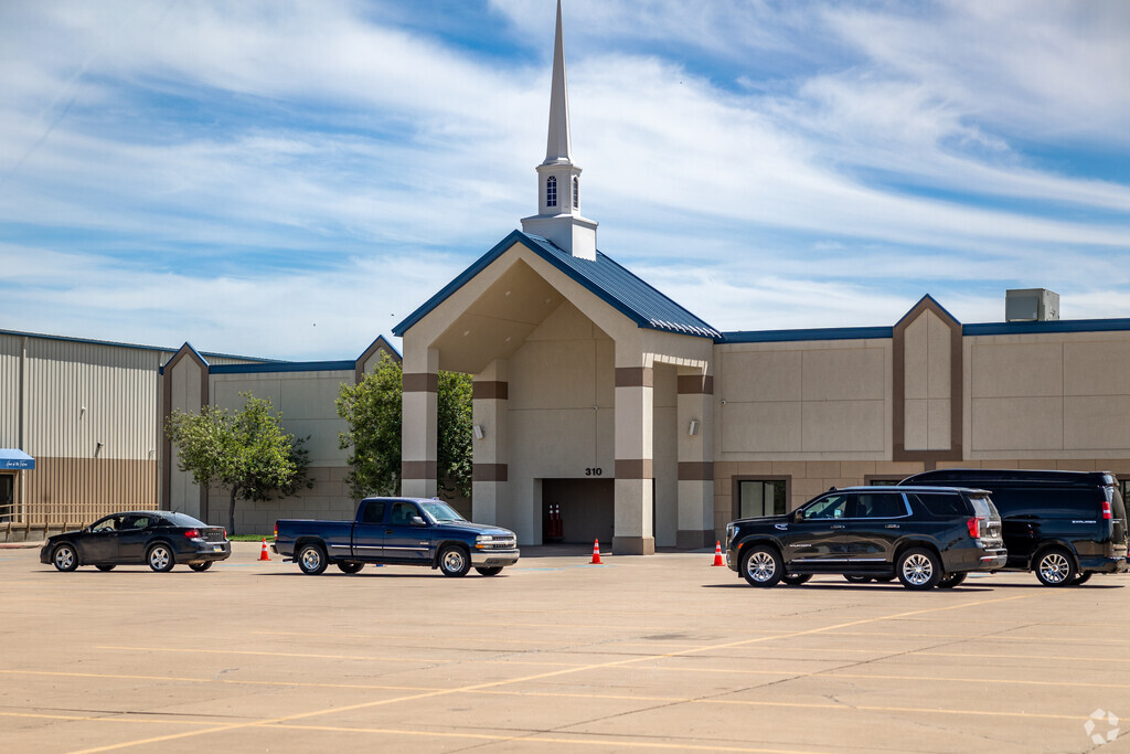 Fellowship Baptist Academy offers a faith-based education.