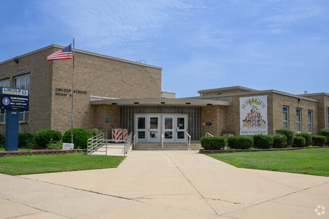 Lincoln Elementary School / Overview