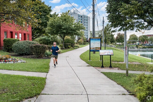 Gateway Harbor’s scenic trails attract outdoor enthusiasts from Pendleton.