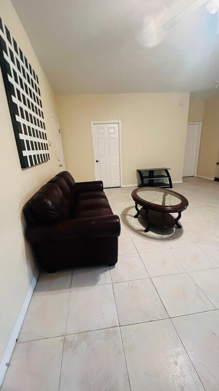 3908 37th St E, Bradenton, FL 34208