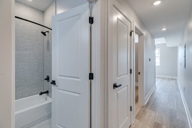 811 N 40th St unit 4, Philadelphia, PA 19104 - photo 4