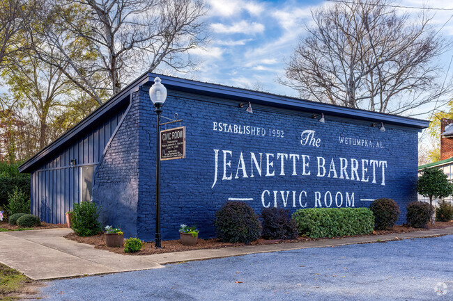 Downtown Wetumpka's Jeanette Barrett Civic Room hosts elegant small weddings.