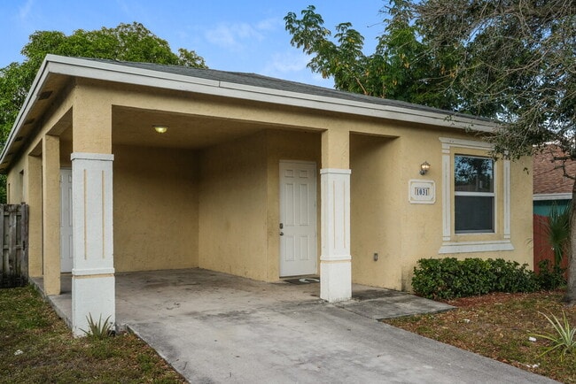 1031 22nd St, West Palm Beach, FL 33407 - photo 4